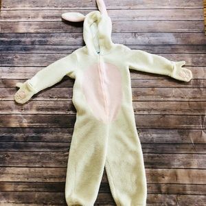 Little Girls adorable bunny costume! Size 4t